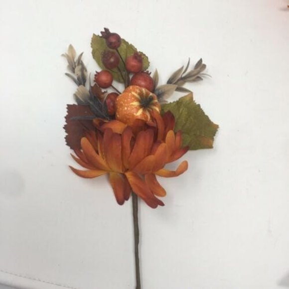 4 Fall Berry & Twig Silk Flower Stem bunches and 3 pin on flower rounds‎ orange - Picture 4 of 9